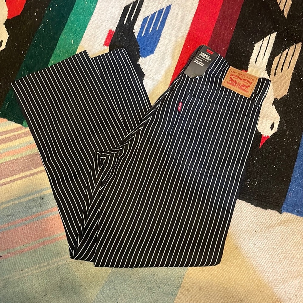 Striped Levi’s Wedgie Straight